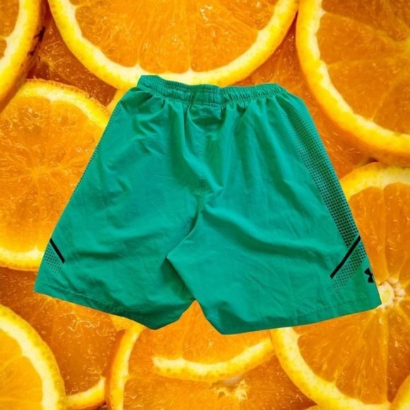 Under Armour Green Shorts Size Medium - Picture 4 of 4